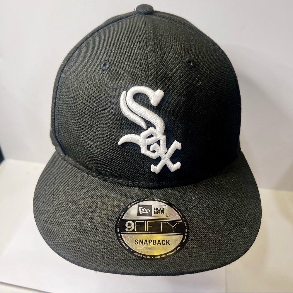 New Era Chicago White Sox Black & White 9FIFTY Snapback Cap, One Size Fits Most